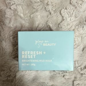 Glow on 5th Beauty brightening mud mask 100g